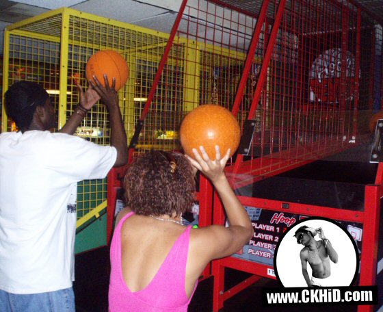 C.KHiD & E.Black Play Basketball ( photo )