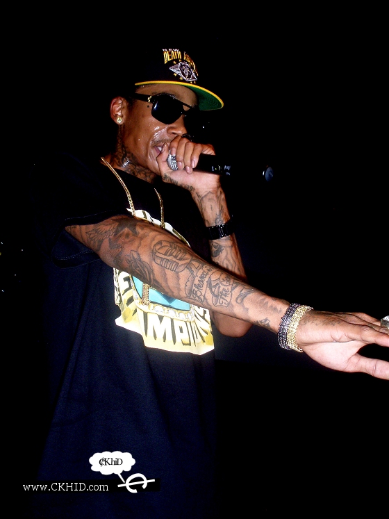 Wiz Khalifa Mesmerized Fans with Tattoos, Music, and Diamonds