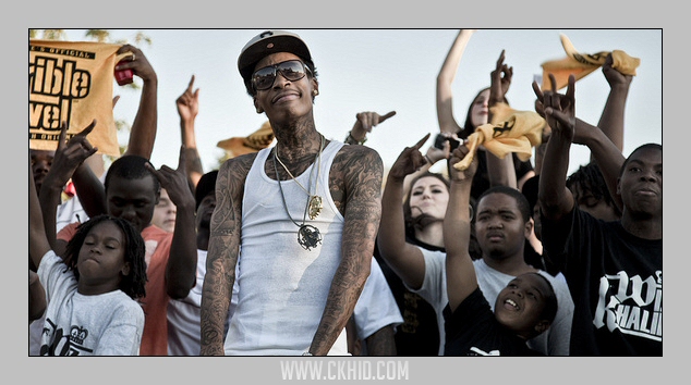 Black and Yellow lyrics