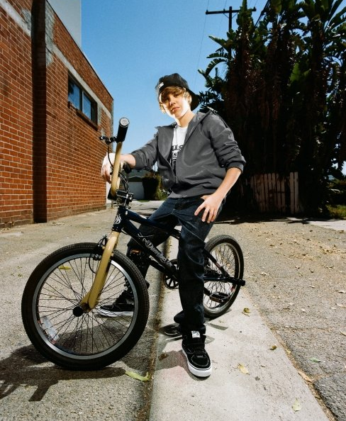 Justin Bieber Fever Spreading via Youtube Videos