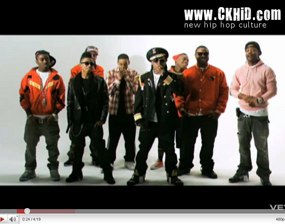 New Lil Wayne Pics: Stands with Young Money Male Cast