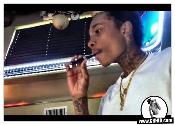 Wiz Khalifa Smoking Trippy Stick