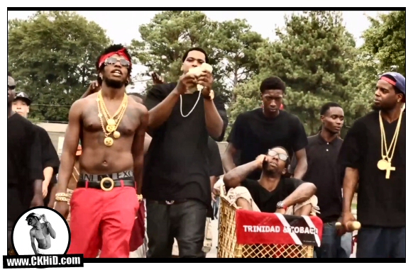 Trinidad James Runs Down His Clayton County (Atlanta,GA) Neighborhood with Gold Gang